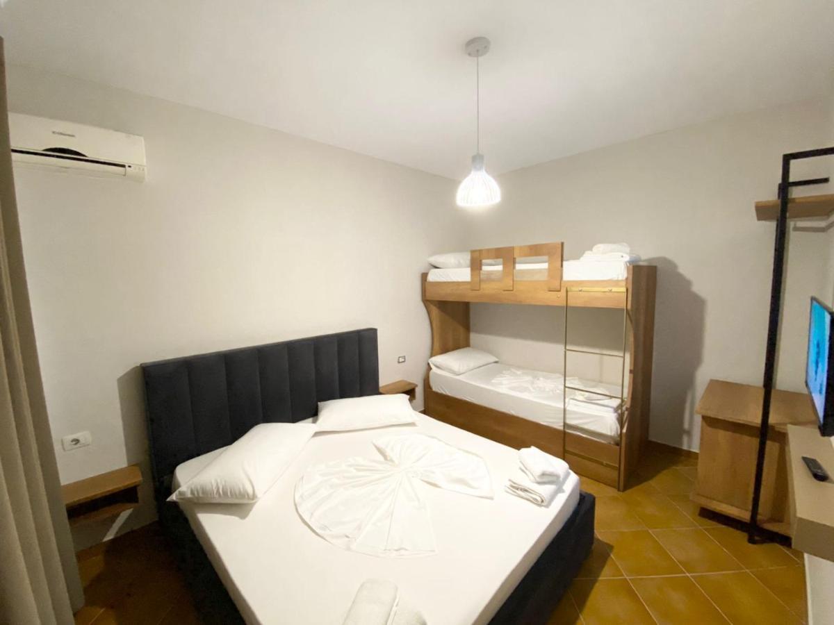 Hotel Amantia Orikum Bagian luar foto