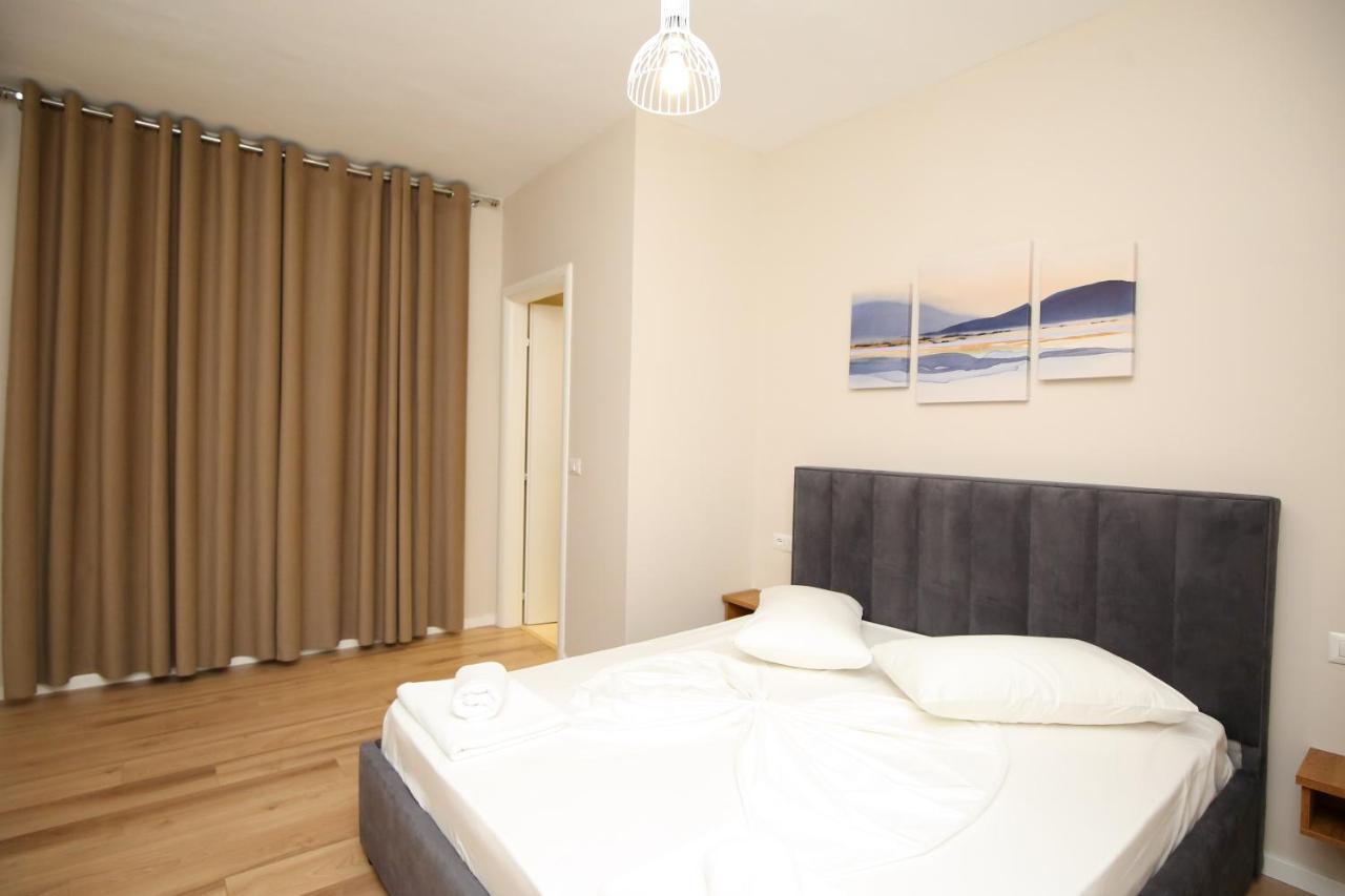 Hotel Amantia Orikum Bagian luar foto