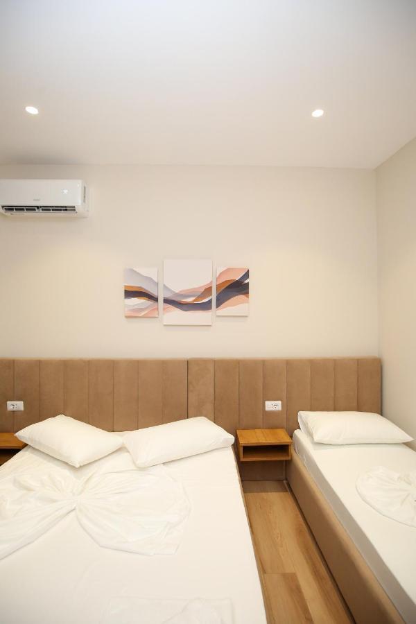 Hotel Amantia Orikum Bagian luar foto