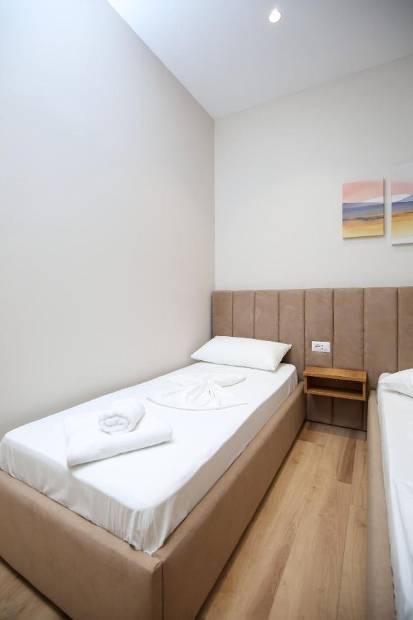 Hotel Amantia Orikum Bagian luar foto