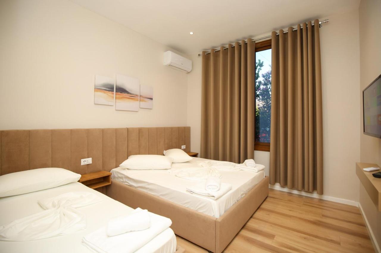 Hotel Amantia Orikum Bagian luar foto