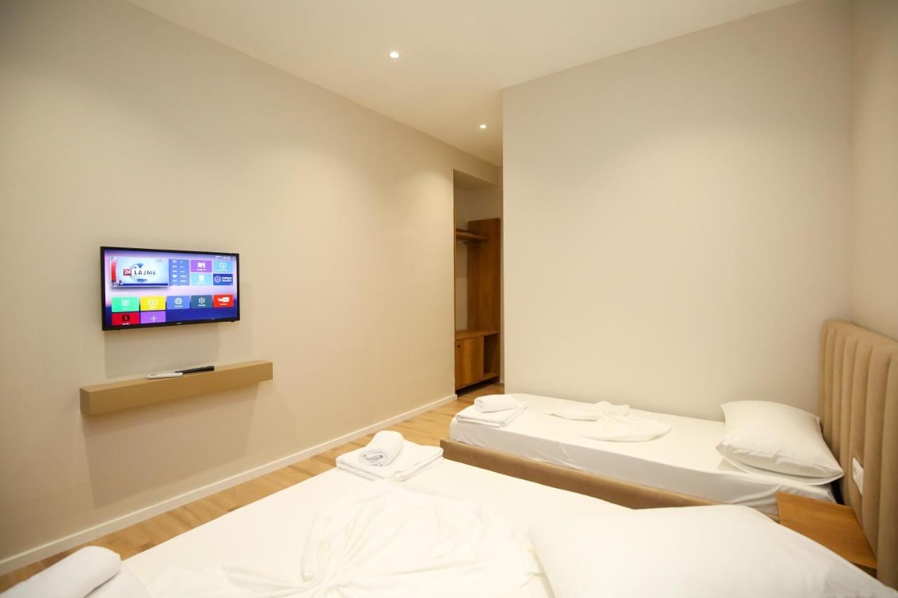 Hotel Amantia Orikum Bagian luar foto
